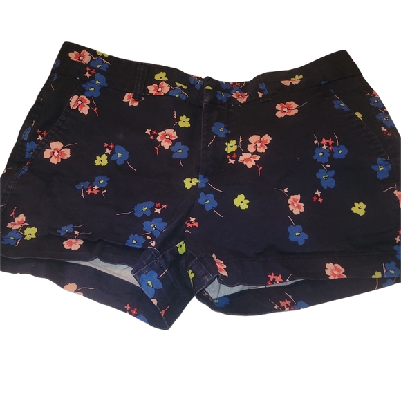 Gap Khakis Blue Floral Shorts 8 - Picture 1 of 3